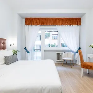 domus-bella-roma-rome.it-romehotels.com/